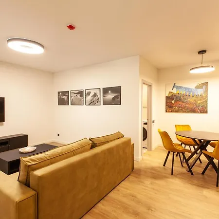 Cozy In The Old Town Of On The First Floor With Free Parking